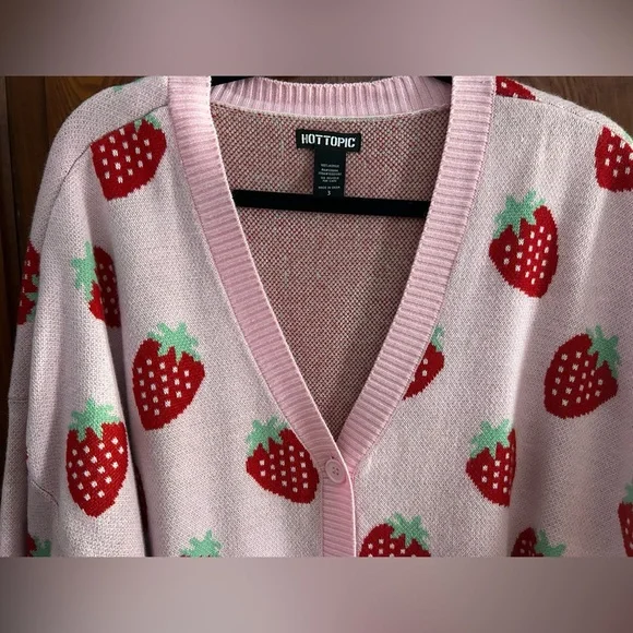 3X - Hot Topic Button-Front Cardigan - Picture 4 of 6